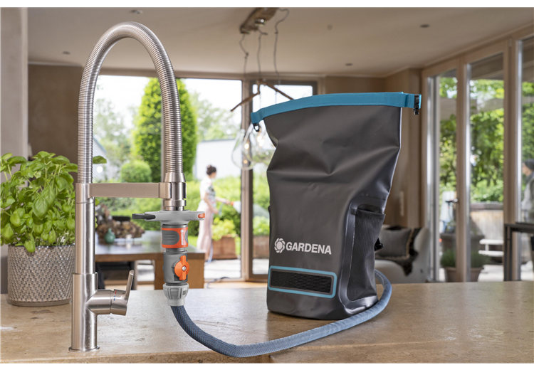 Liano™ textiltömlő készlet 10 m csapelemmel beltéri vízcsaphoz és tároló táskával